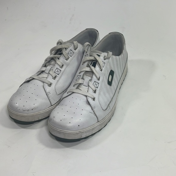 Mens Oakley White Sneakers w/Leather Uppers. Size 10.5 - Picture 1 of 4